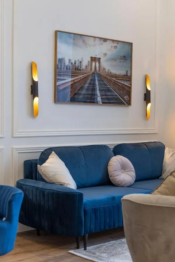Luxurious Central Grand Home W/ 3Bedrm 2Bathrm Budapest