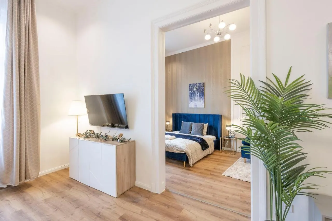 Luxurious Central Grand Home W/ 3Bedrm 2Bathrm Budapest Hungary
