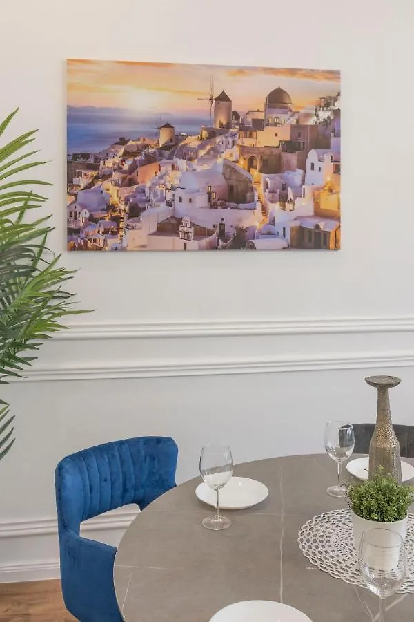Luxurious Central Grand Home W/ 3Bedrm 2Bathrm Budapest Apartment