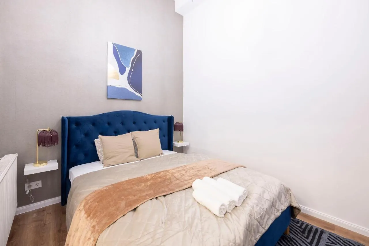Luxurious Central Grand Home W/ 3Bedrm 2Bathrm Budapest 0*,  Hungary